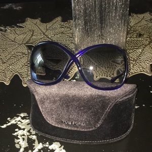 TOM FORD SUNGLASSES USED BUT IN A GREAT CONDITION